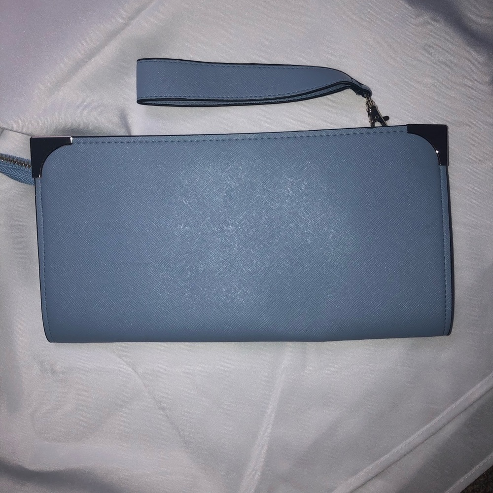 Blue clutch
